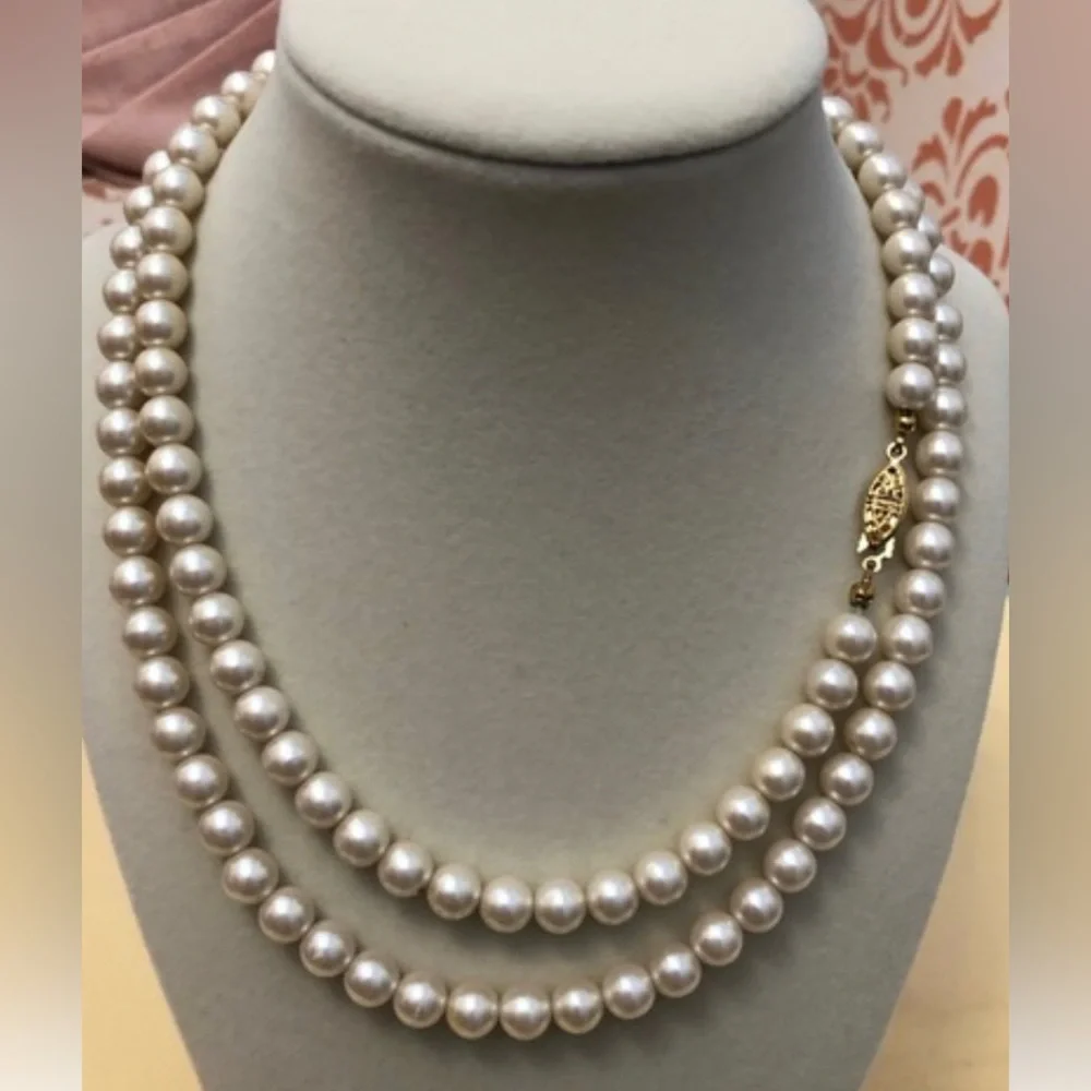 Pearl Necklace - Picture 3 of 7